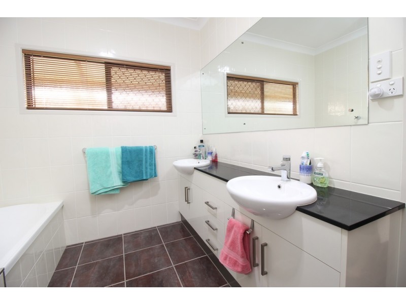 50 Kidd Street, Emerald QLD 4720