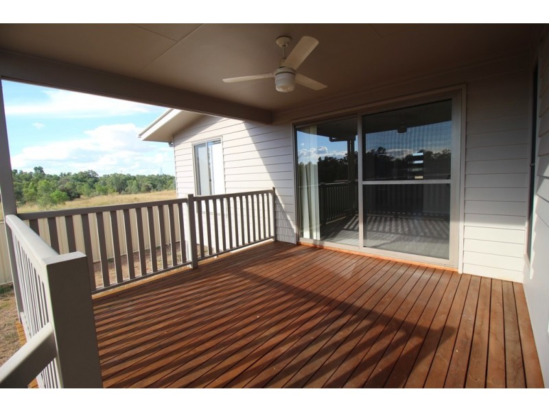 7 Ivers Place, Emerald QLD 4720