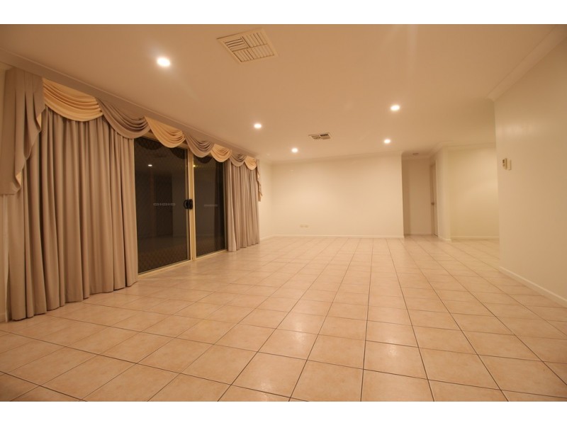 12 Haswell Street, Emerald QLD 4720