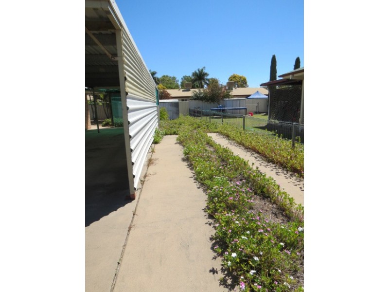 21 Eubar Place, Emerald QLD 4720