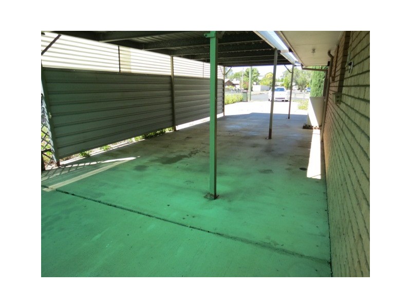 21 Eubar Place, Emerald QLD 4720