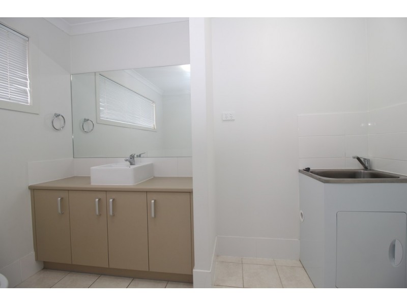 22 Amber Street, Emerald QLD 4720