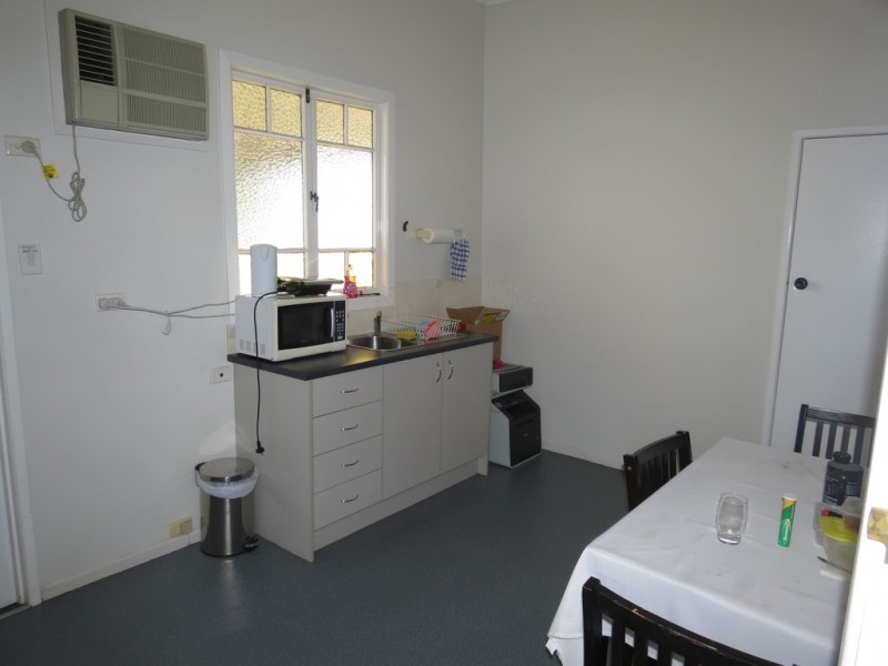 27 Ruby Street, Emerald QLD 4720