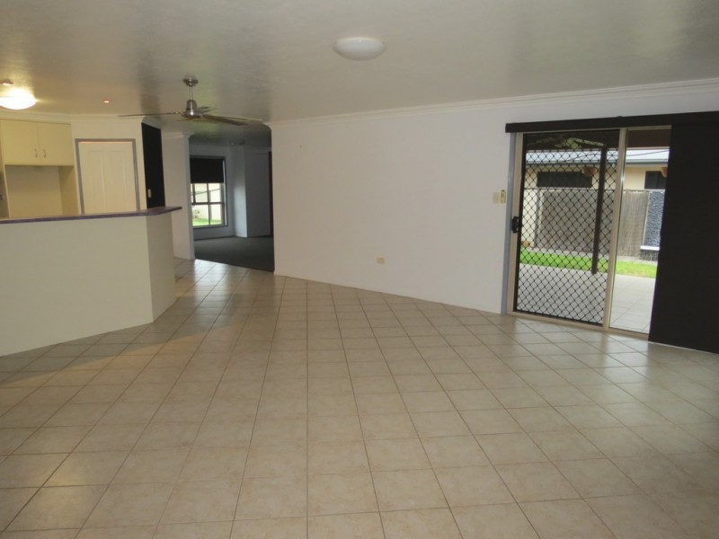 19 Callaghan Street, Emerald QLD 4720