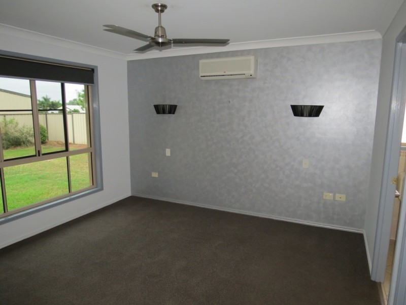 19 Callaghan Street, Emerald QLD 4720