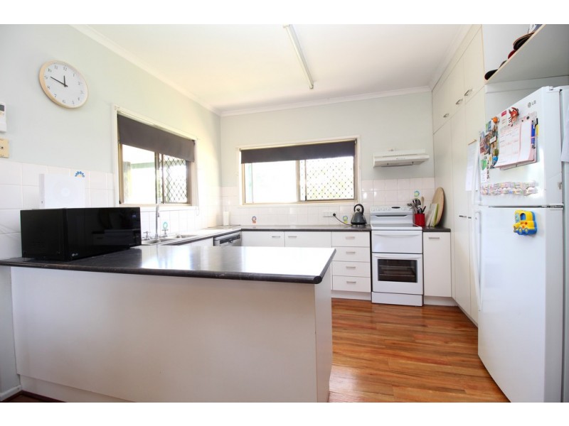 11 Park Avenue, Emerald QLD 4720