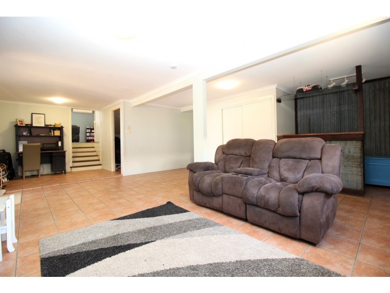 11 Park Avenue, Emerald QLD 4720