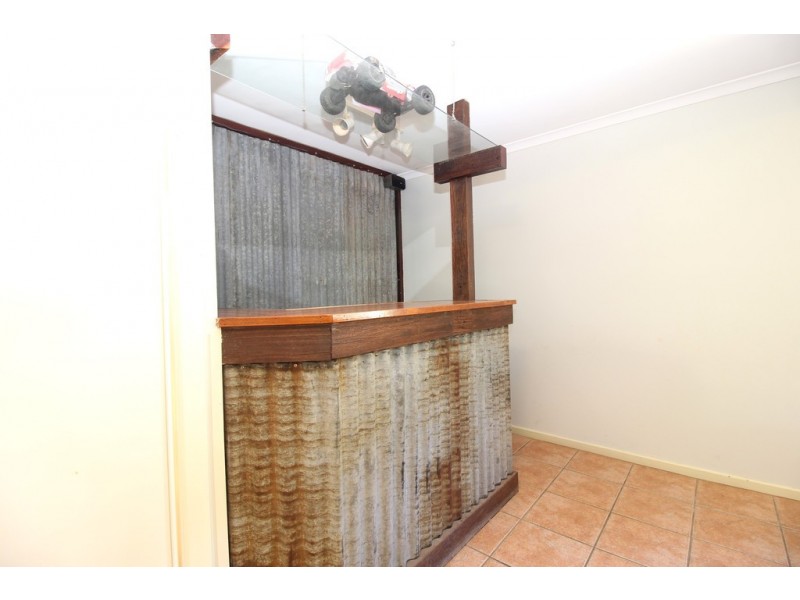 11 Park Avenue, Emerald QLD 4720
