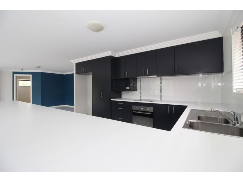 63 Newman Drive, Emerald QLD 4720