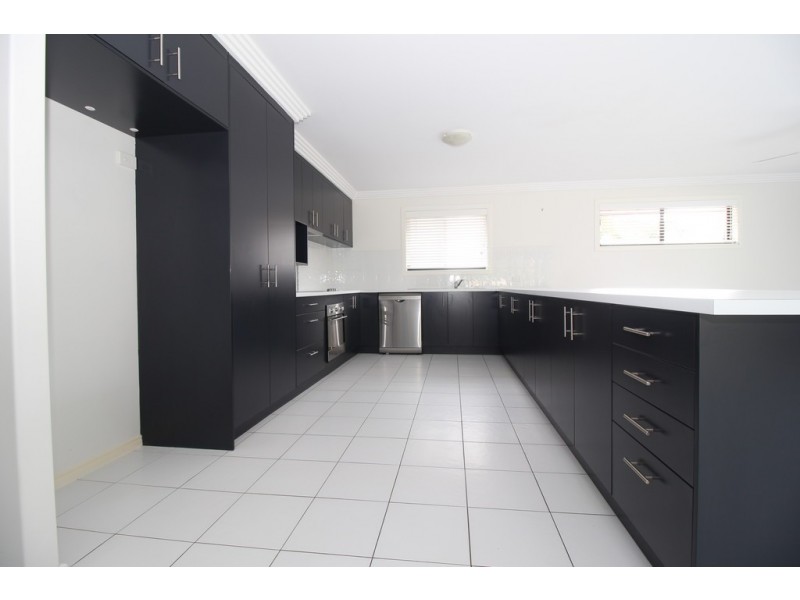 63 Newman Drive, Emerald QLD 4720