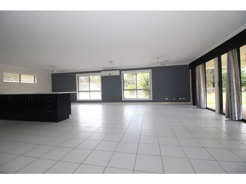 63 Newman Drive, Emerald QLD 4720