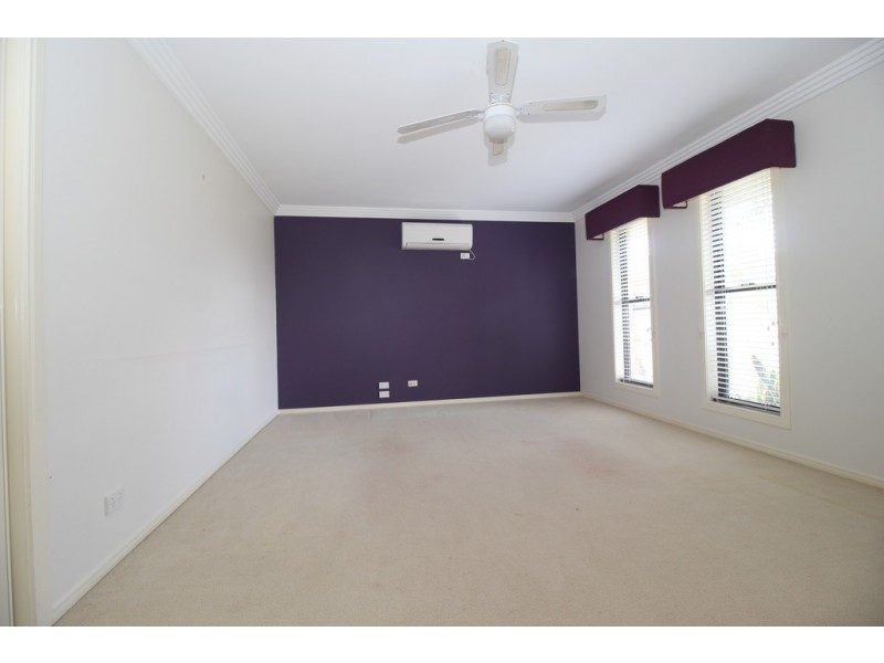 63 Newman Drive, Emerald QLD 4720