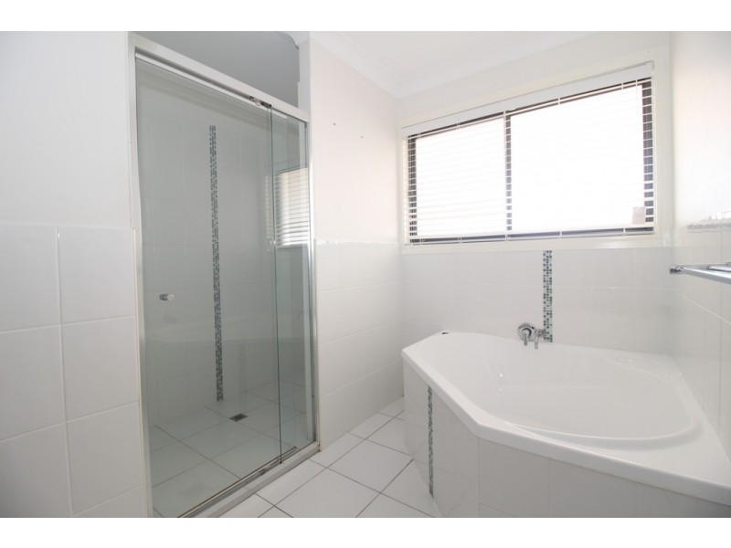 63 Newman Drive, Emerald QLD 4720