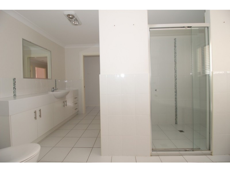 63 Newman Drive, Emerald QLD 4720