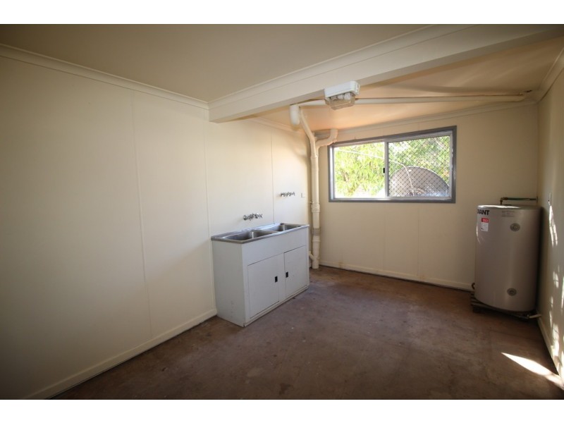 7 Maguire Place, Emerald QLD 4720