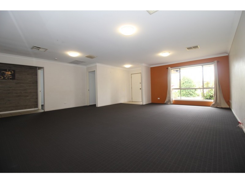 4A Shepherd Grove, Emerald QLD 4720