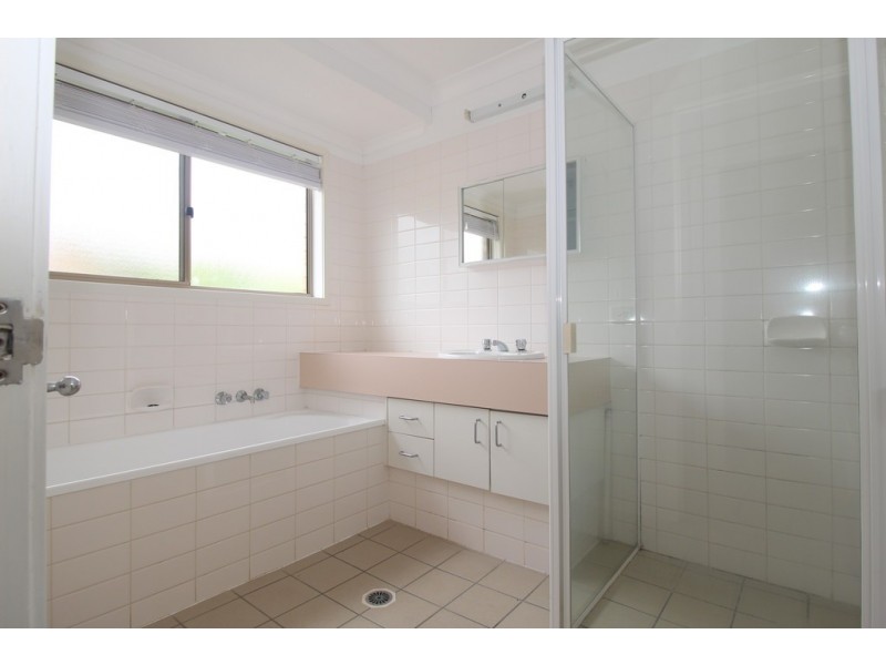 4A Shepherd Grove, Emerald QLD 4720