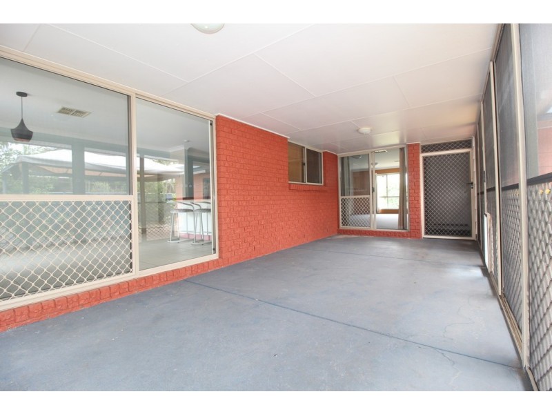 4A Shepherd Grove, Emerald QLD 4720