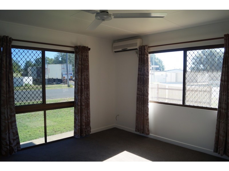 114 Ruby Street, Emerald QLD 4720