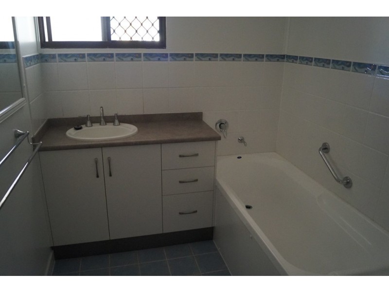 114 Ruby Street, Emerald QLD 4720