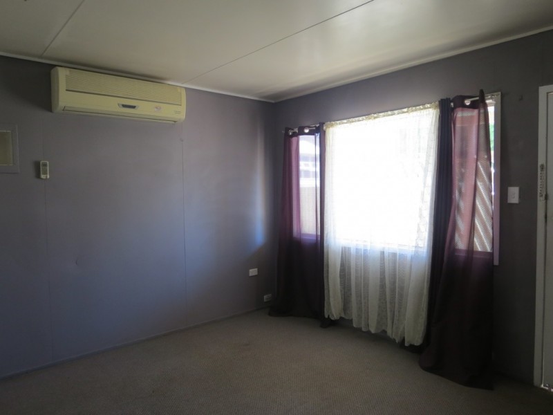 2/24 Old Airport Drive, Emerald QLD 4720