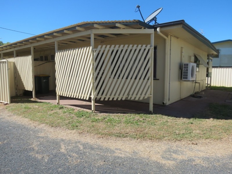 2/24 Old Airport Drive, Emerald QLD 4720