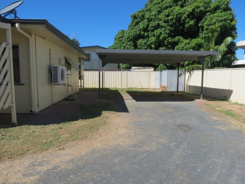 2/24 Old Airport Drive, Emerald QLD 4720