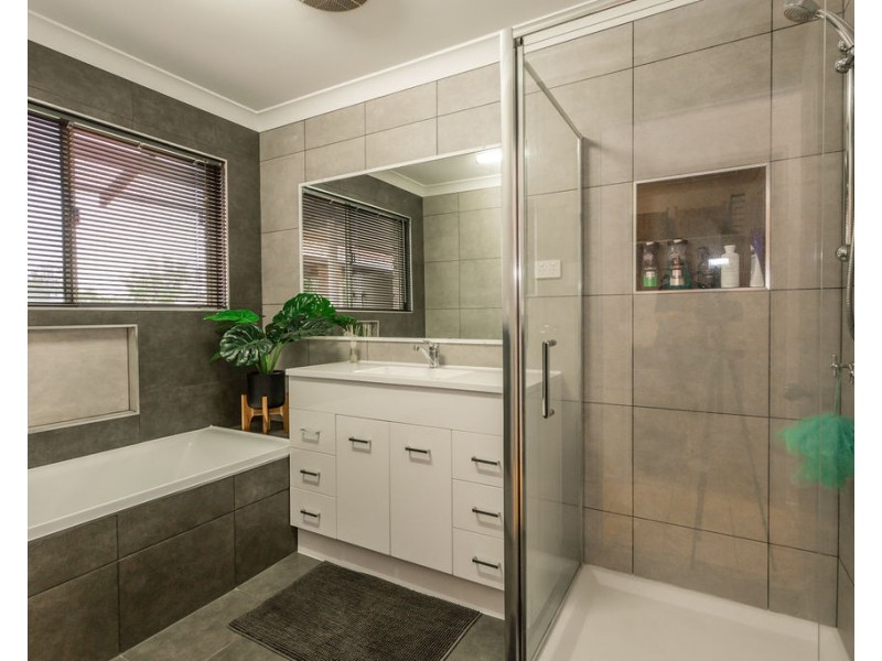 20B Crendon St, Emerald QLD 4720