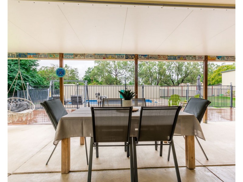 20B Crendon St, Emerald QLD 4720