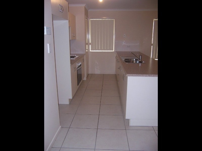 95 Moody Street, Emerald QLD 4720