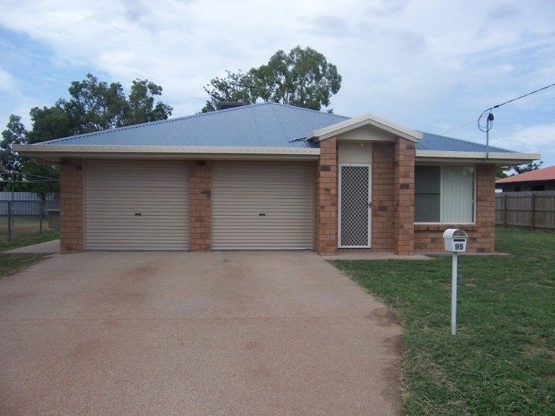 95 Moody Street, Emerald QLD 4720