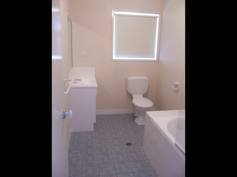 95 Moody Street, Emerald QLD 4720