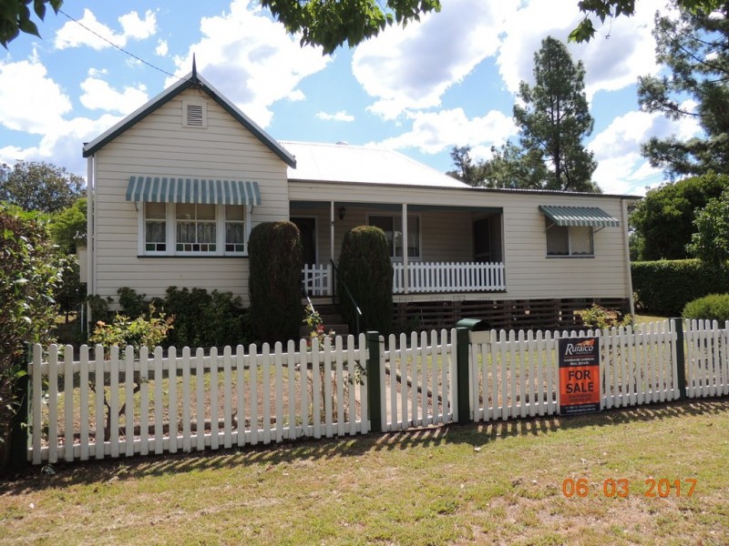 8 Chappell Ave, Coonabarabran NSW 2357