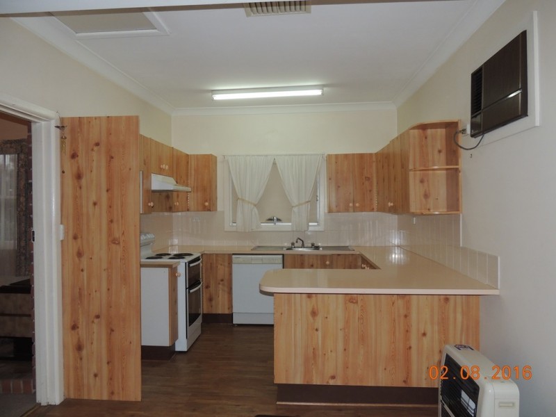8 Chappell Ave, Coonabarabran NSW 2357