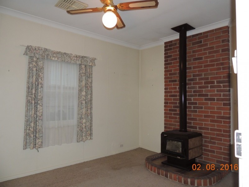 8 Chappell Ave, Coonabarabran NSW 2357