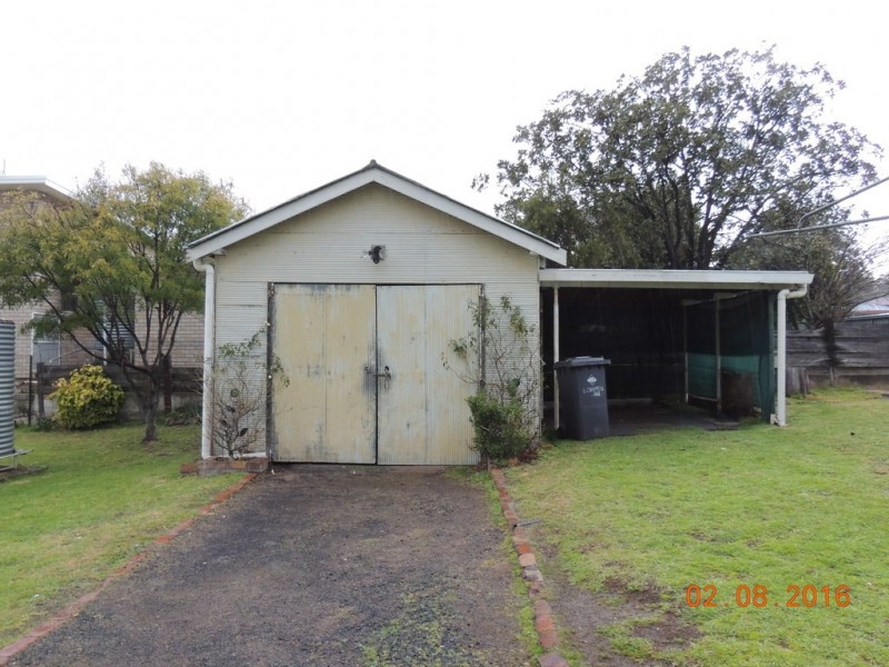8 Chappell Ave, Coonabarabran NSW 2357