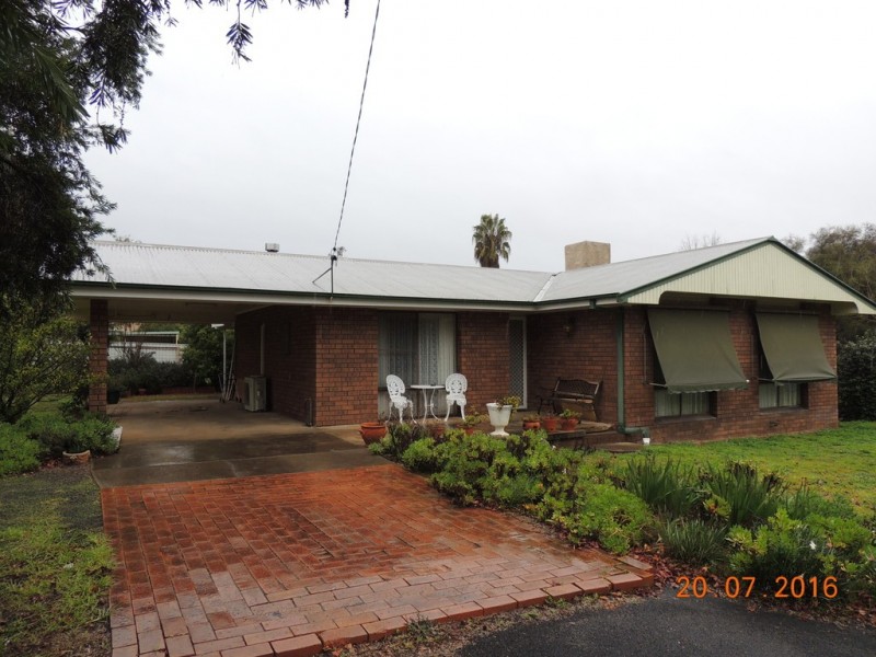 1 Quandong Street, Binnaway NSW 2395