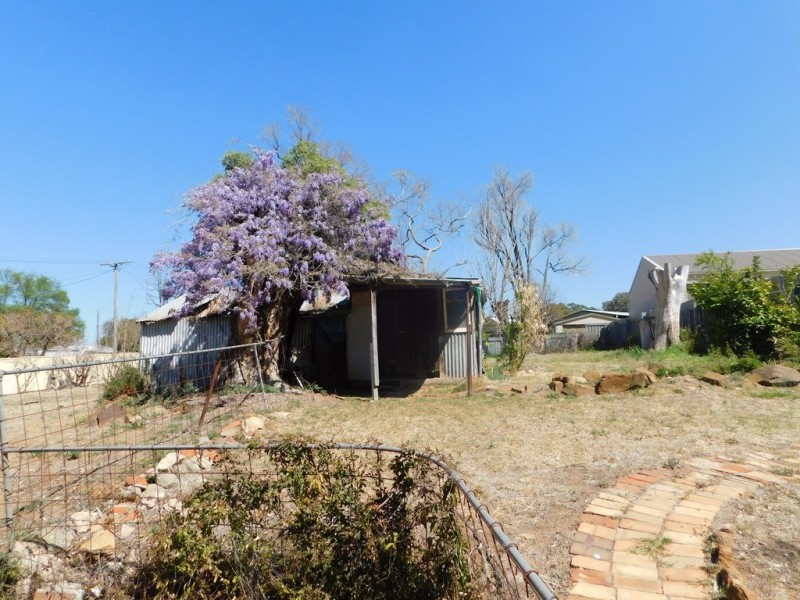 18 Chappell Ave, Coonabarabran NSW 2357