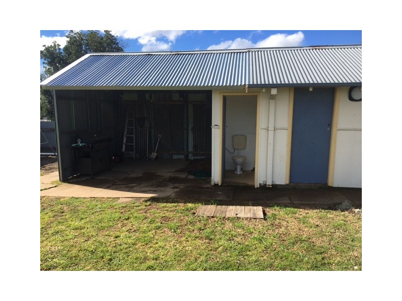 16 Knight St, Coonabarabran NSW 2357