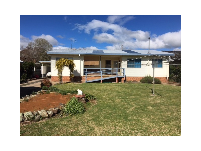 16 Knight St, Coonabarabran NSW 2357