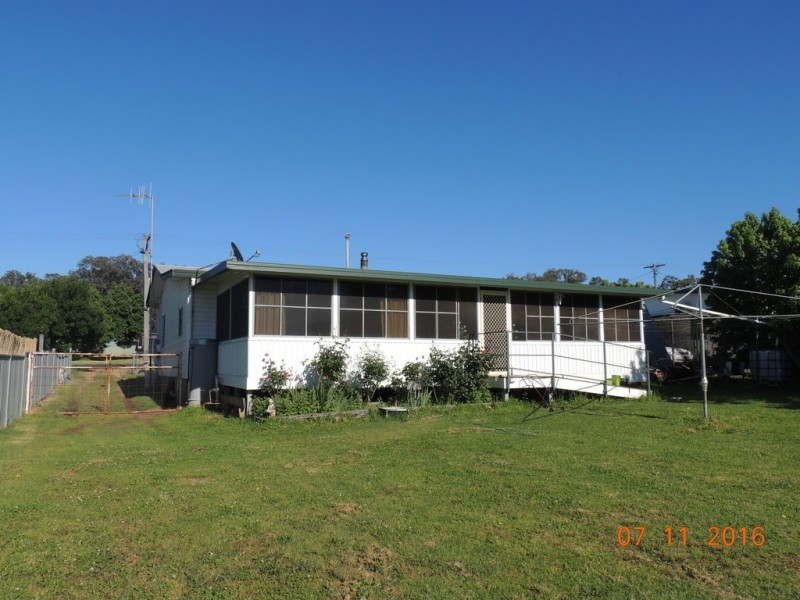 9 Hill St, Coonabarabran NSW 2357