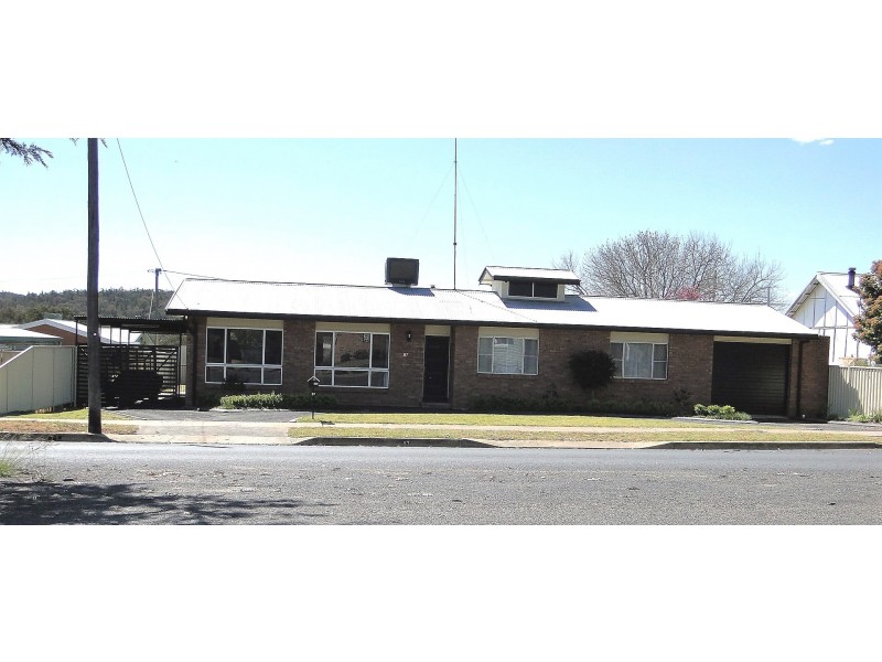 87 Dalgarno St, Coonabarabran NSW 2357