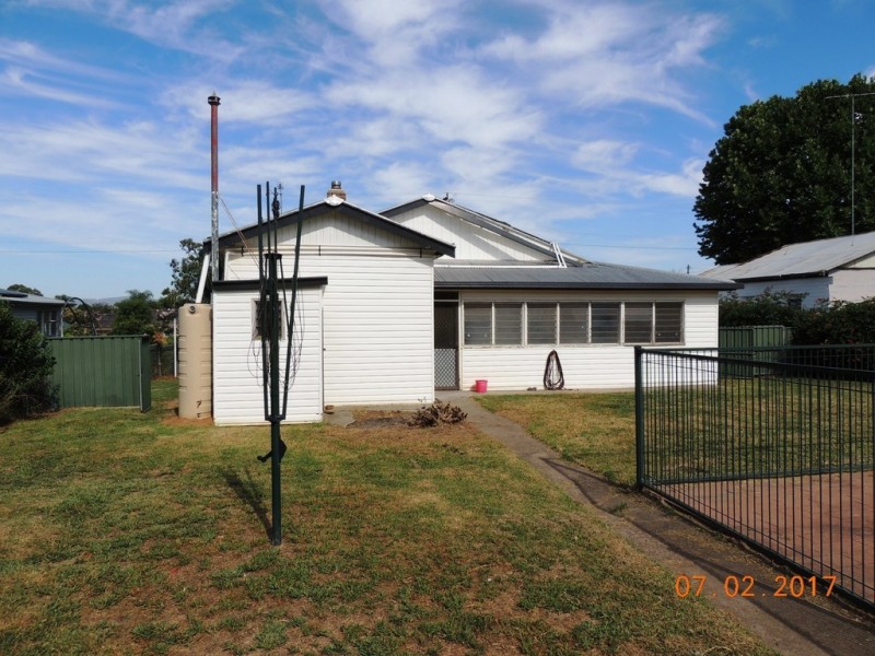 17 Knight St, Coonabarabran NSW 2357