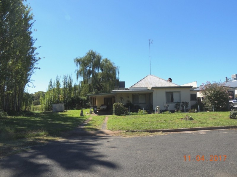 19 Robertson St, Coonabarabran NSW 2357