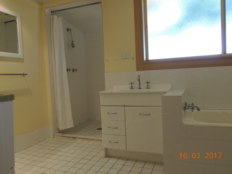 6-8 Cnr Baradine Rd and North St, Coonabarabran NSW 2357