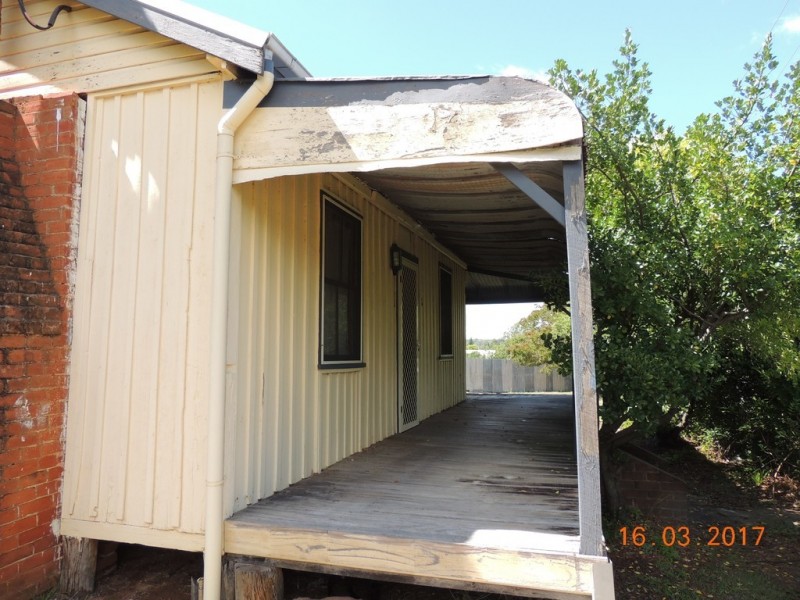 6-8 Cnr Baradine Rd and North St, Coonabarabran NSW 2357