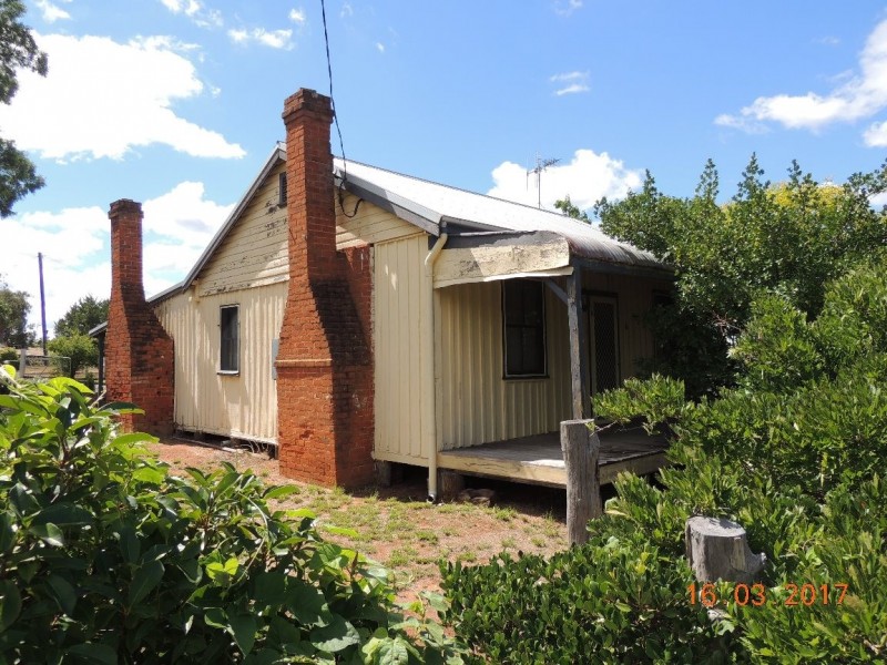 6-8 Cnr Baradine Rd and North St, Coonabarabran NSW 2357