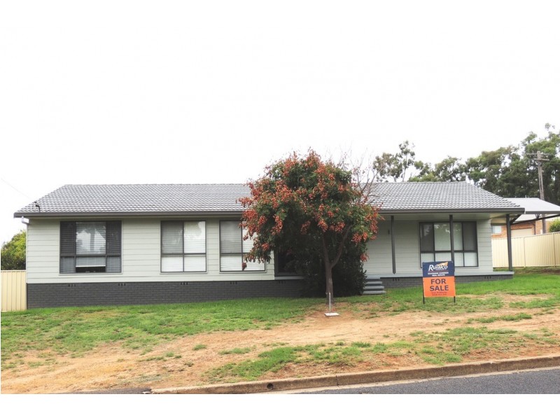 2 Gordon St, Coonabarabran NSW 2357