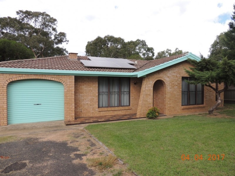 13 Rundle, Coonabarabran NSW 2357