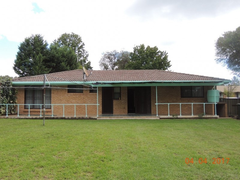 13 Rundle, Coonabarabran NSW 2357